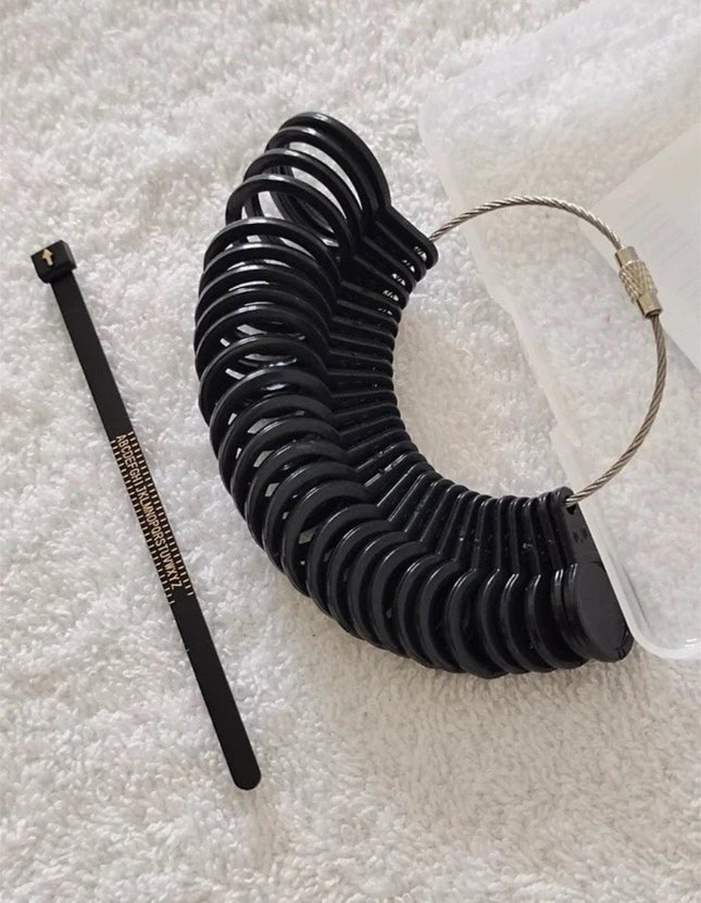 UK / US ring sizer from size 0 to 13 A - Z unisex measures for men and women New