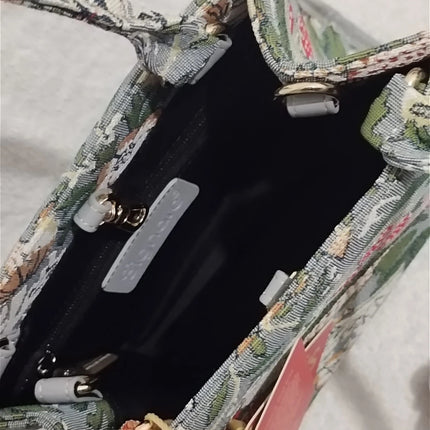 Signare Tapestry Small City Bag Shoulder Casual Work Women HandBag Strawberry